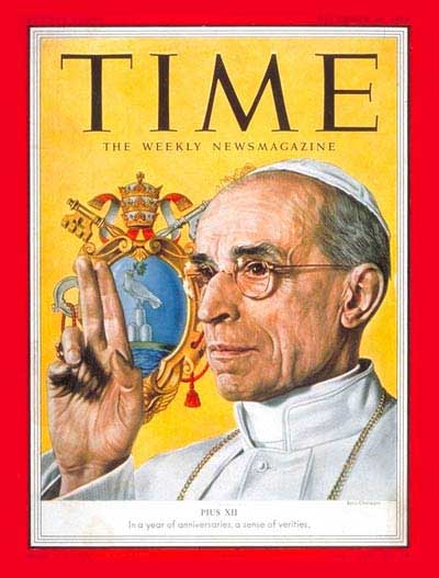 The statue of Pius XII (1939-1958) was commissioned by the Cardinals he had created, and made by Francesco Messina in 1964. - PiusXII-timecov