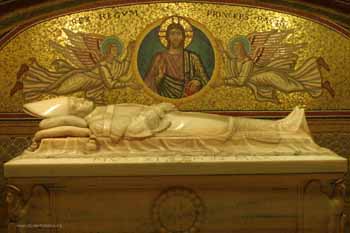 The figure of Pius XI on his sarcophagus in the Vatican Grottoes